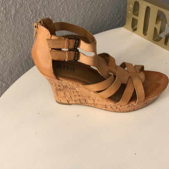 Ana - Picture 3 of 3